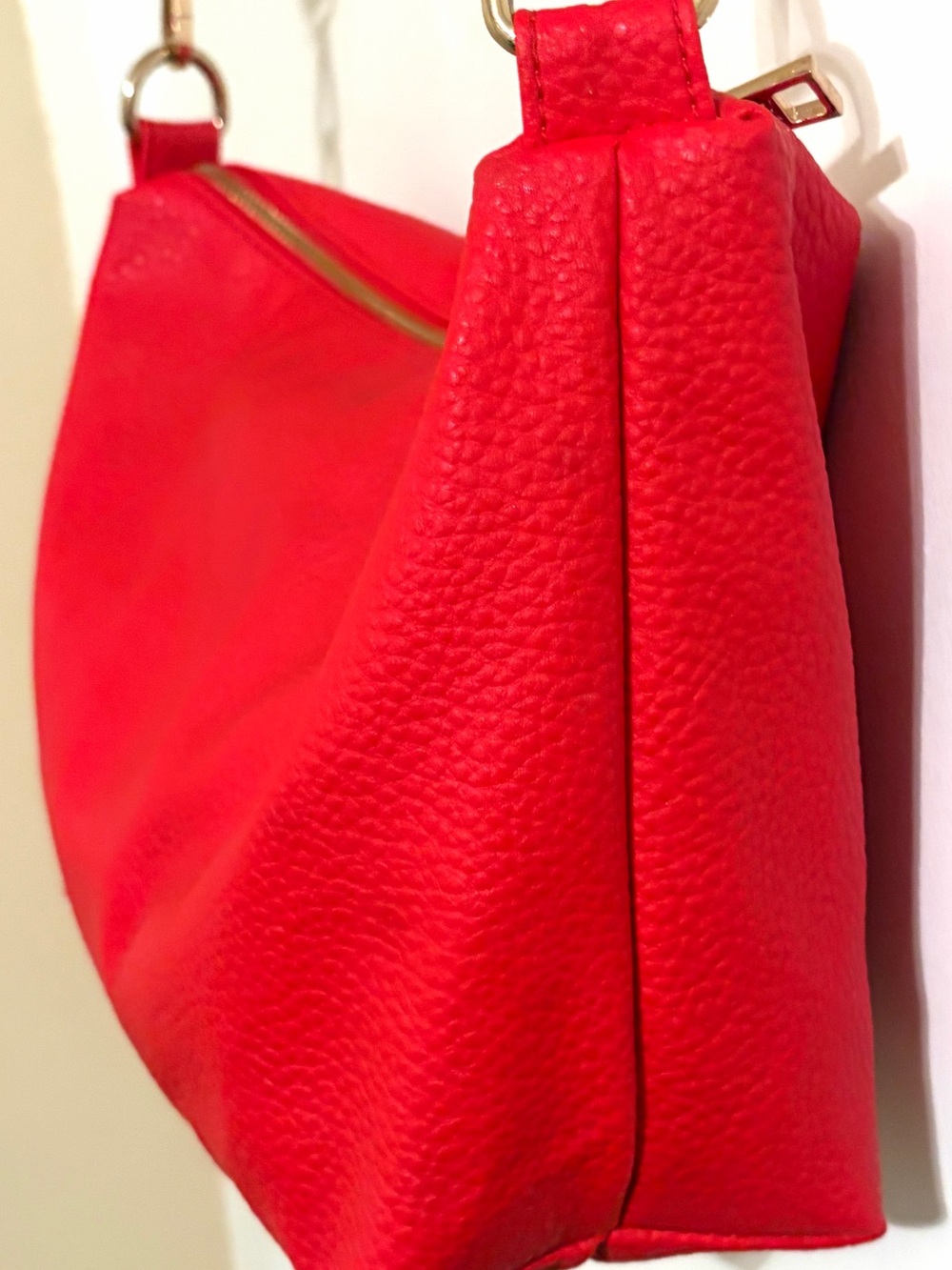BCBG Paris Red Crossbody Bag & Black Tie Wallet Clutch Bundle - Picture 8 of 16